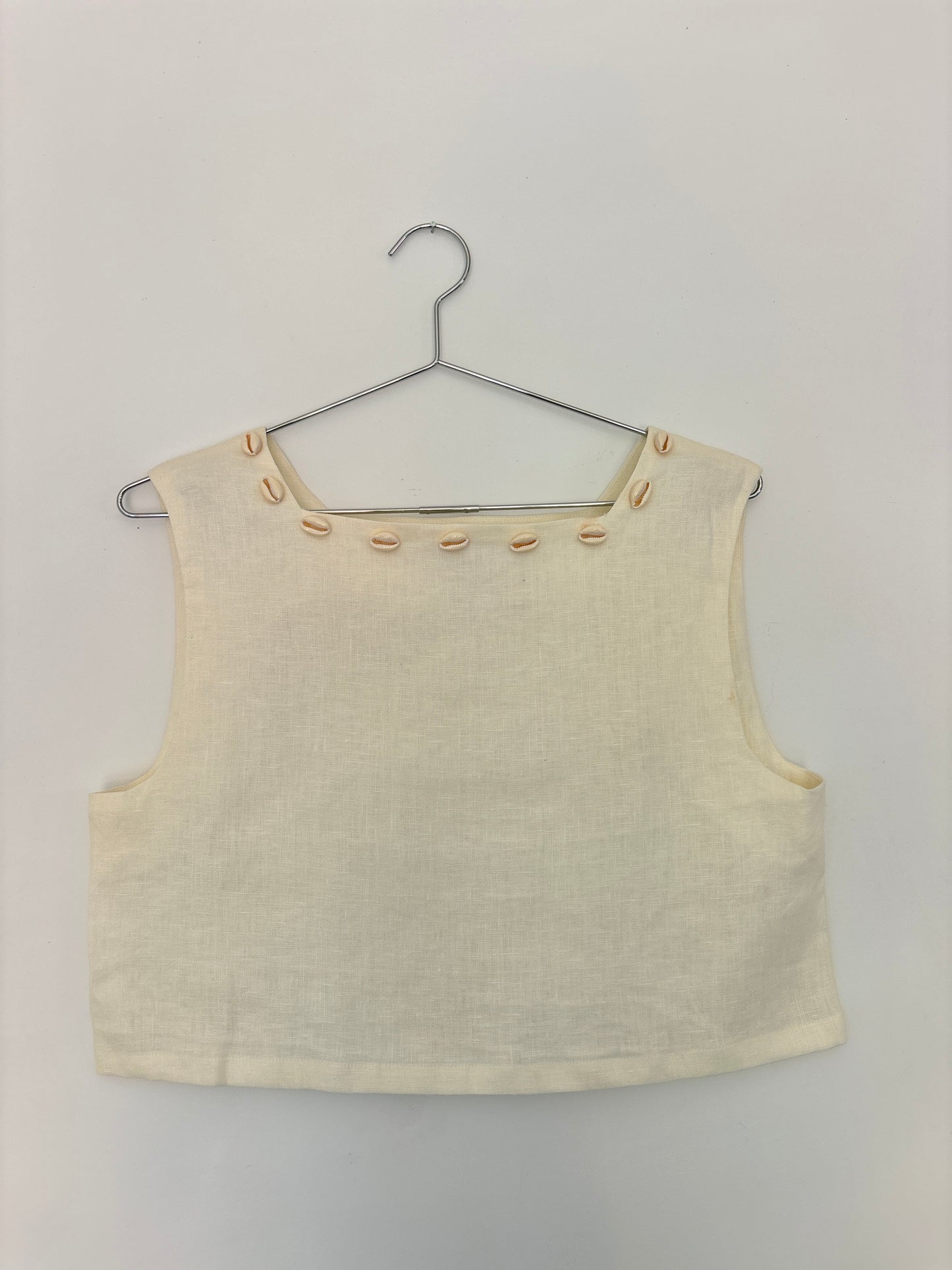 LINEN CROP TOP WITH SHELL DETAIL